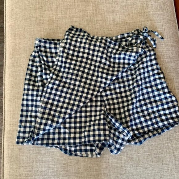 Old Navy Blue and White Gingham Skort - Picture 2 of 5